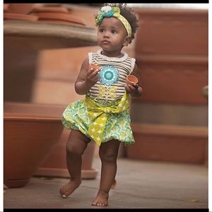 Persnickety top & belted short.  NWT